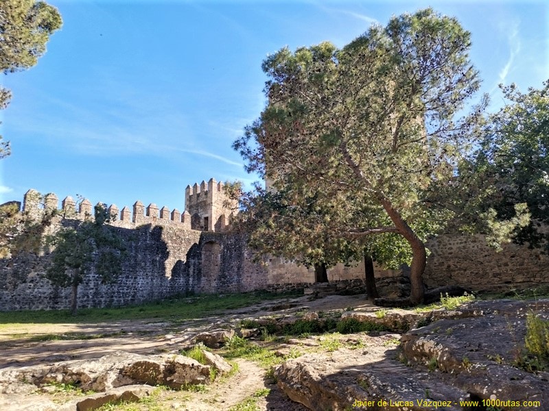 Interior del castillo de Aguzaderas, en la campiña sevillana