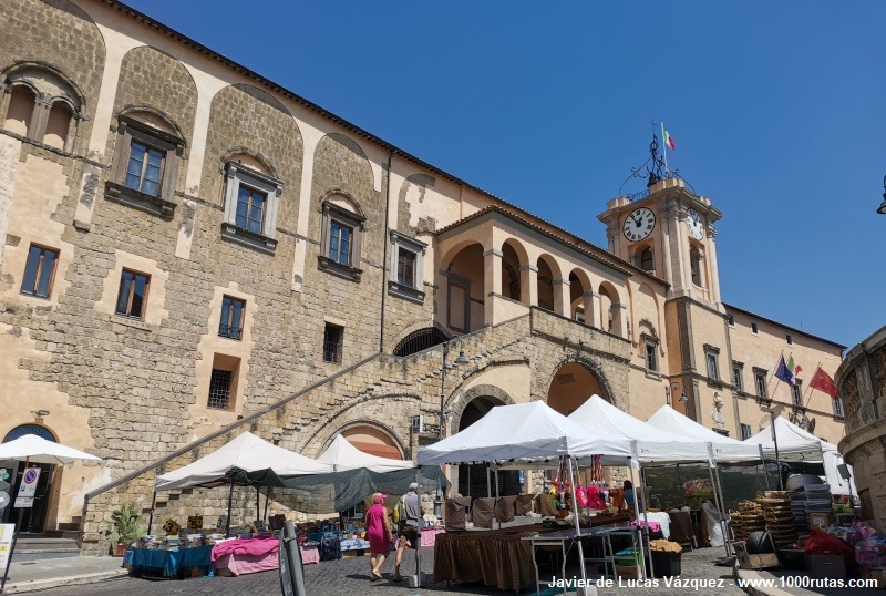 Palazzo Comunale en la Piazza Giacomo Matteotti.