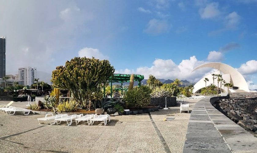 Parque marítimo de Cesar Manrique y Auditorio