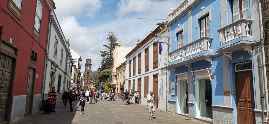 El casco histórico de La Laguna con sus calles peatonales de casas coloridas.