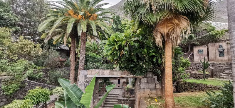 Restos de la antigua puerta de Garachico, tras la erupción volcánica.