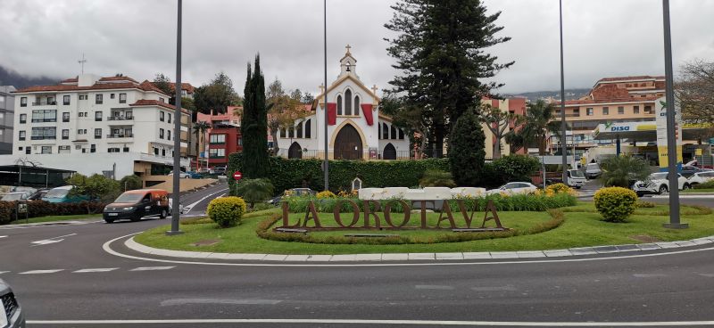 Entrando a La Orotaba, de camino a la cumbre del Teide