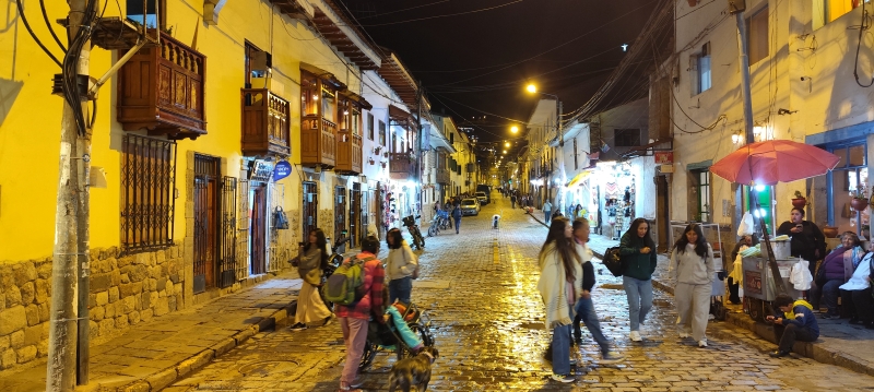 La animada vida nocturna en el Barrio de San Blas de Cuzco