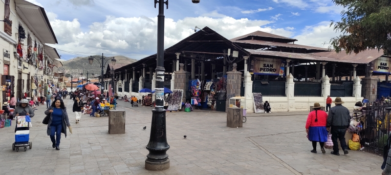 El Mercado de San Pedro en Cuzco