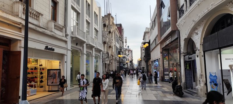 Calle comercial Jirón de La Unión, en el centro histórico de Lima
