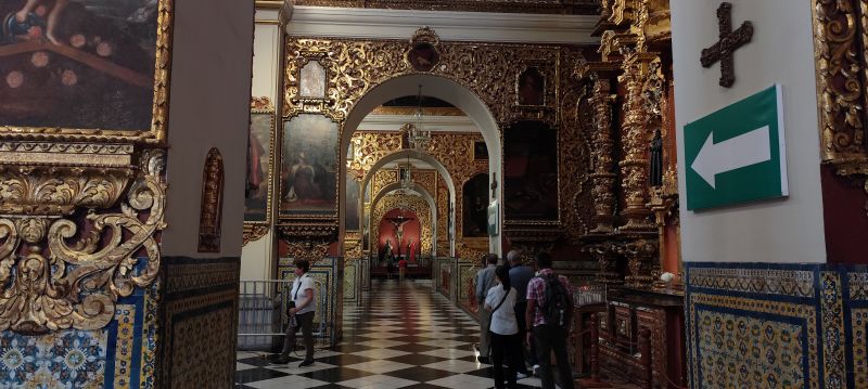 Interior de la Iglesia del Sagrado Corazón de Jesús y San Pedro