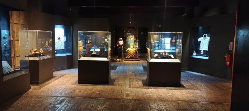 Colección de restos y arte prehispánicos del Museo Larco