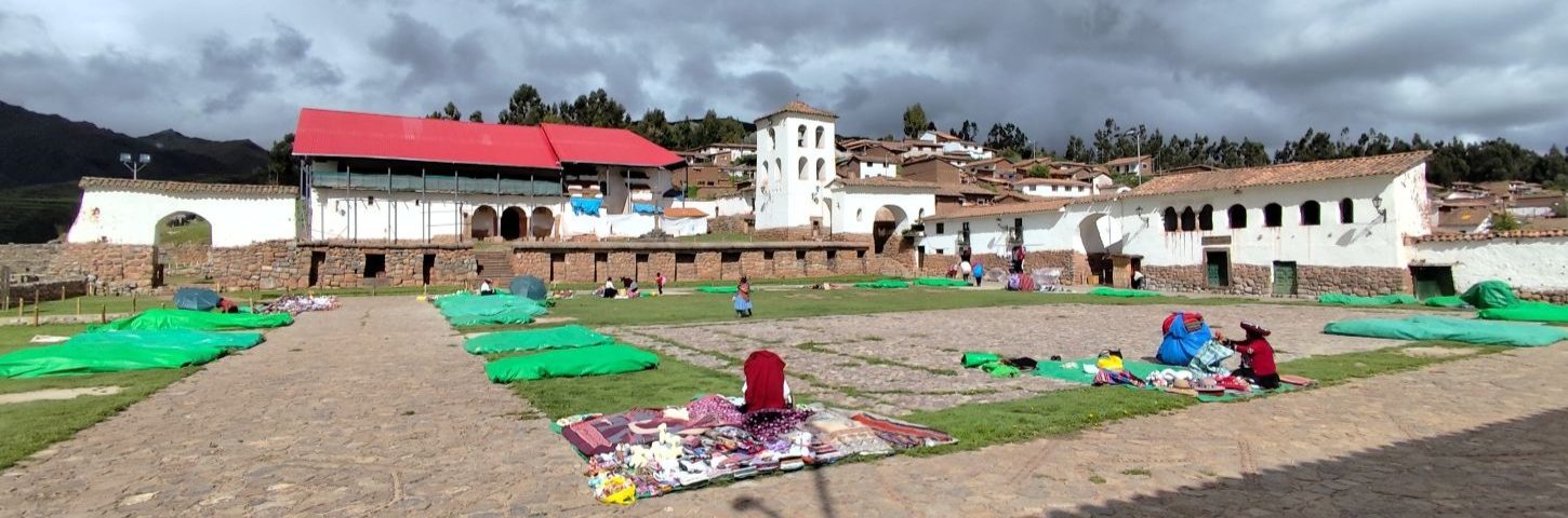 Antigua Plaza de Chinchero