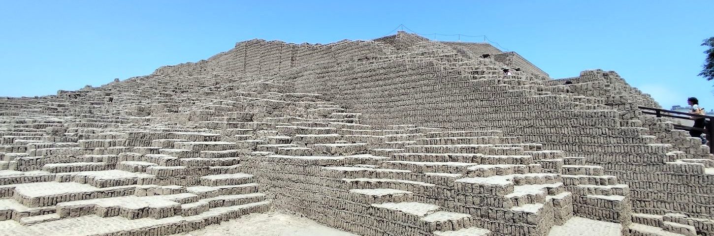 La Huaca Pucllana, sitio arqueológico en Miraflores, Lima